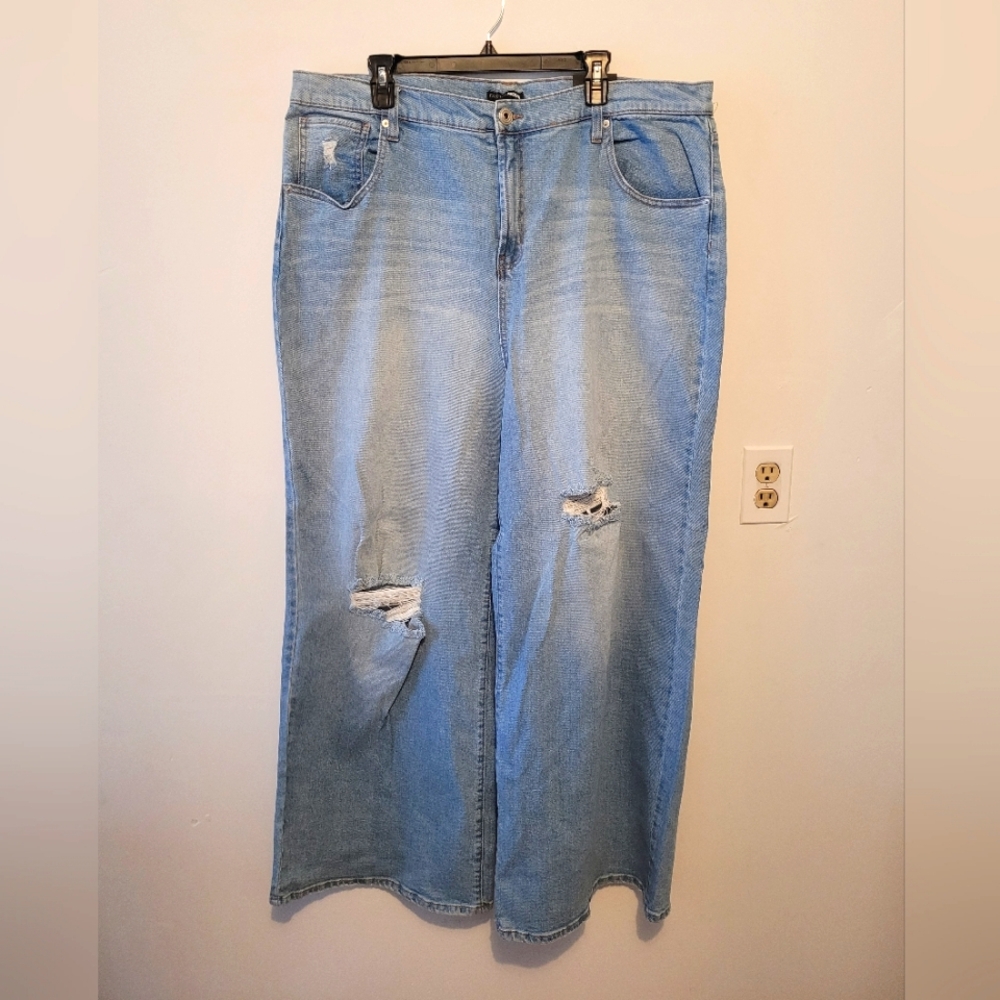Fashion Nova 90s Ripped Wide Leg Jean